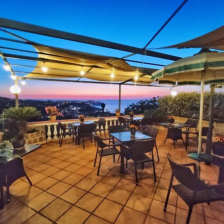 Casamicciola Terme Hotel Ape Regina מראה חיצוני תמונה